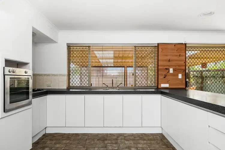 Sixth view of Homely house listing, 4 Floret Court, Seville Grove WA 6112