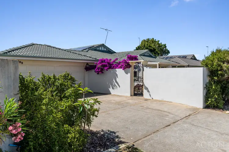 109 Peelwood Parade, Halls Head WA 6210