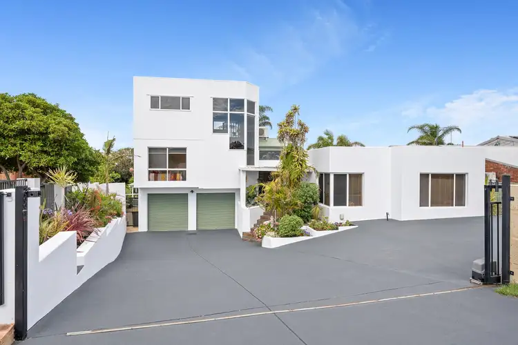 21 Carina Circle, Halls Head WA 6210