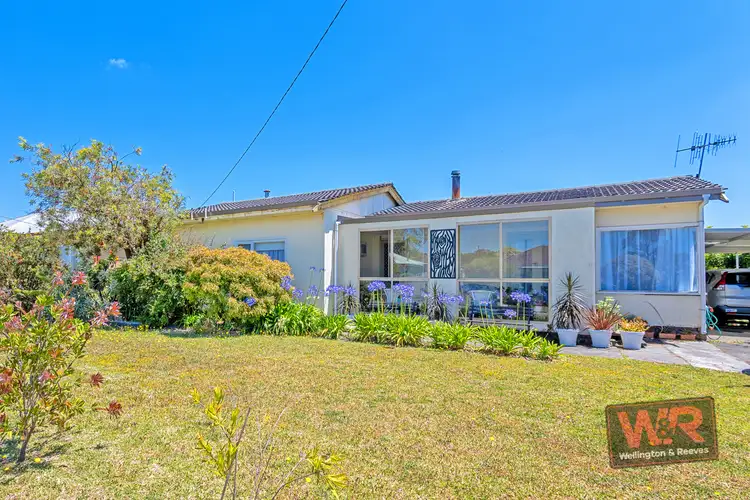 6 Minor Road, Orana WA 6330
