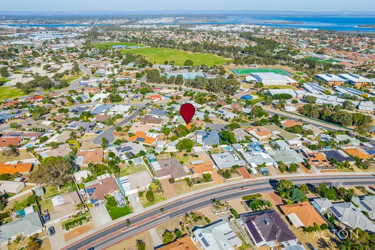 Second view of Homely house listing, 5 Sage Court, Halls Head WA 6210
