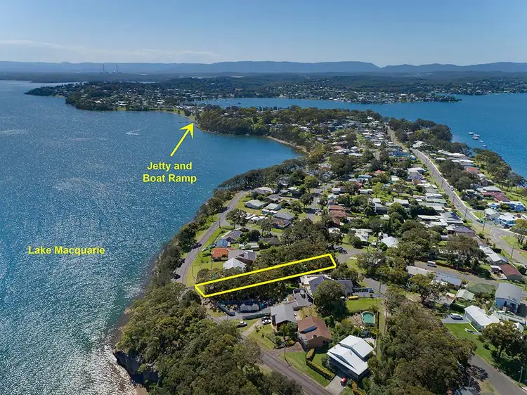 225 Dobell Drive, Wangi Wangi NSW 2267