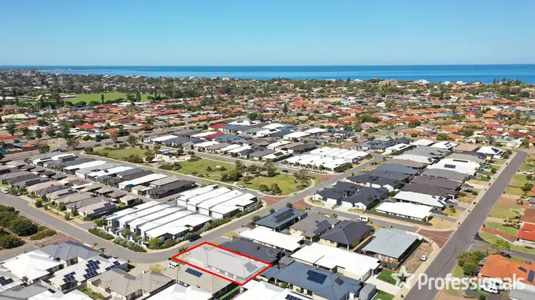 Main view of Homely house listing, 33 Bottlenose Circuit, Waikiki WA 6169