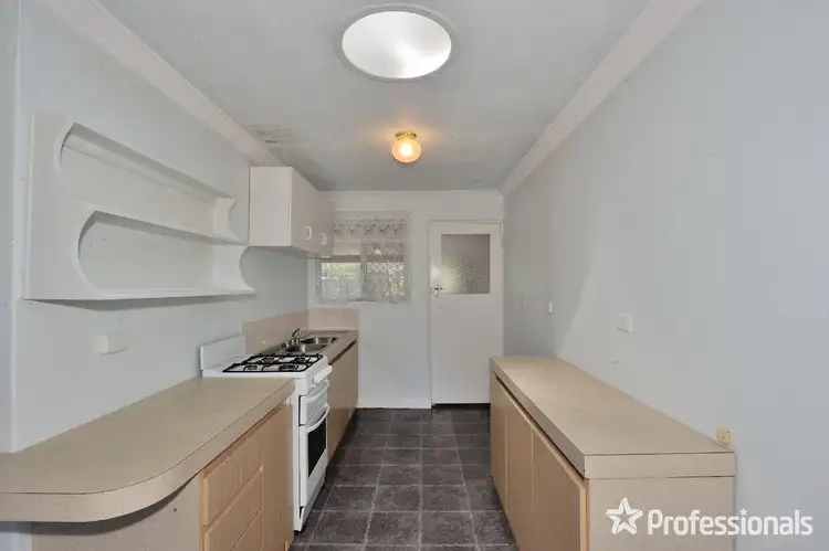 Fourth view of Homely unit listing, 2/95 Rae Road, Safety Bay WA 6169