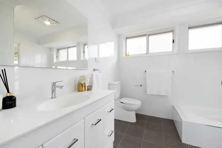 Sixth view of Homely house listing, 2 Abbott Close, Edensor Park NSW 2176