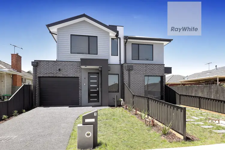 Main view of Homely townhouse listing, 1/52 Gordon Street, Tullamarine VIC 3043