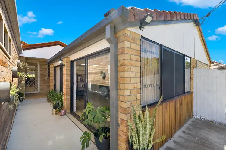 20 McCurley Street, Wynnum West QLD 4178