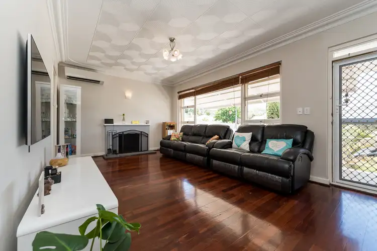 160 Collier Road, Embleton WA 6062