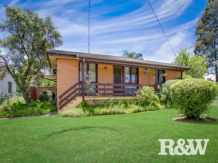19 Fitzgerald Crescent, Blackett NSW 2770