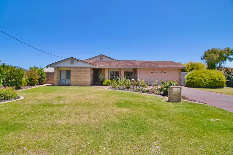 10 Seabreeze Street, Safety Bay WA 6169