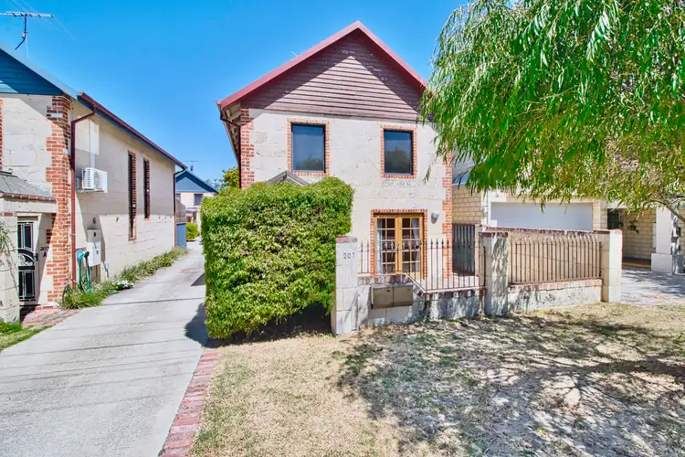 2/207 Kent Street, Rockingham WA 6168