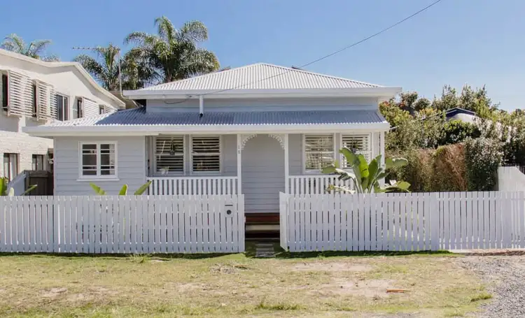 18 Ocean Street, Torquay QLD 4655