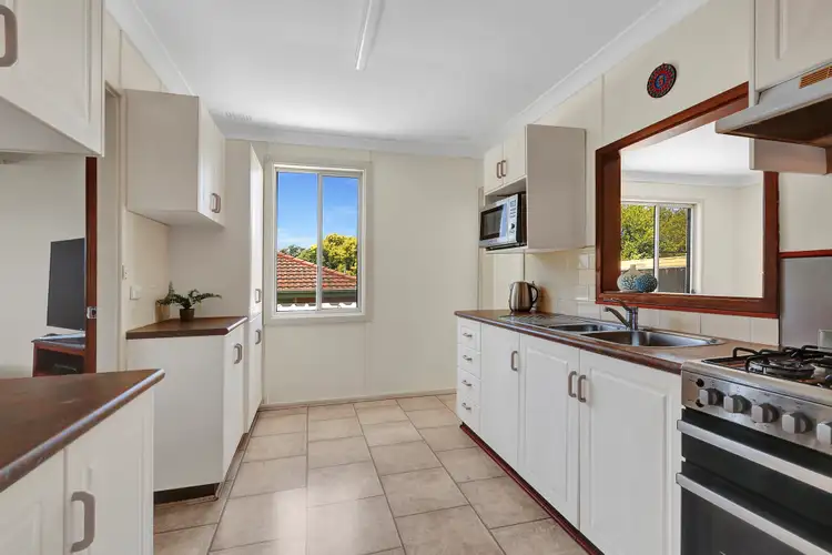 Sixth view of Homely house listing, 28 Inglebar Crescent, Koonawarra NSW 2530