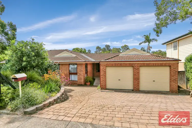 3 Molyneaux Avenue