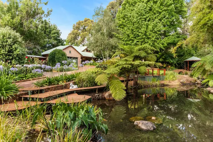 32 Cabarita Road, Kalamunda WA 6076