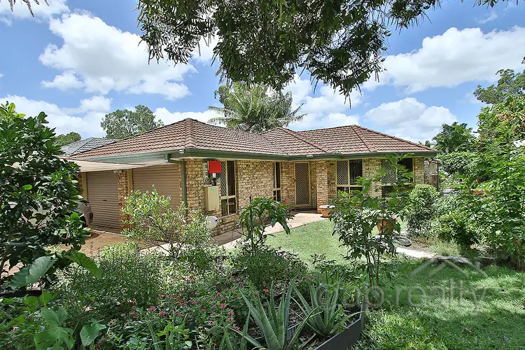 2 Beerwah Place, Forest Lake QLD 4078