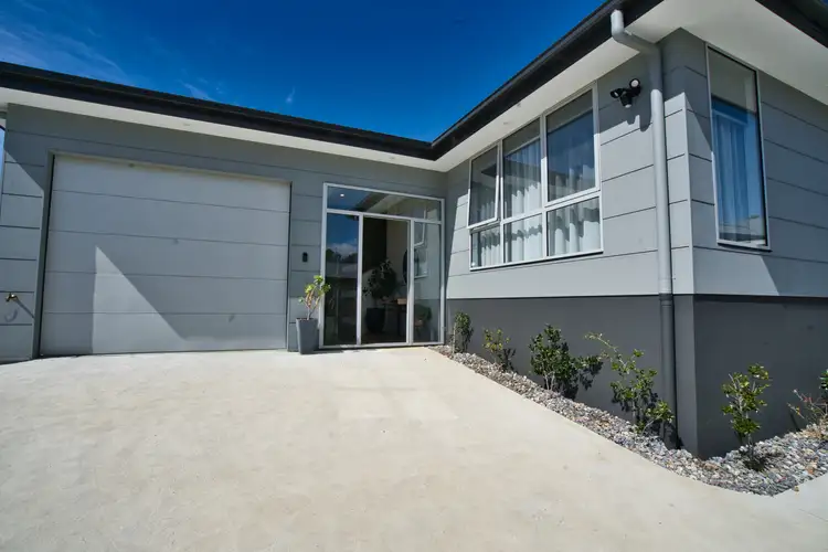 9 Weedon Avenue