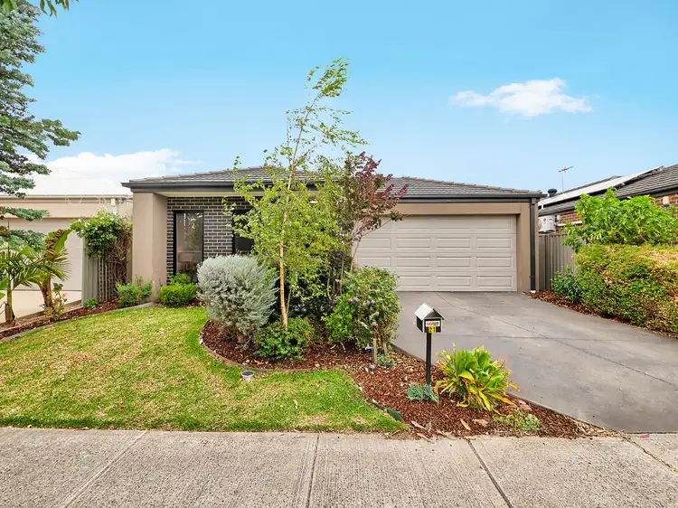 21 Macpherson Circuit, Cranbourne East VIC 3977