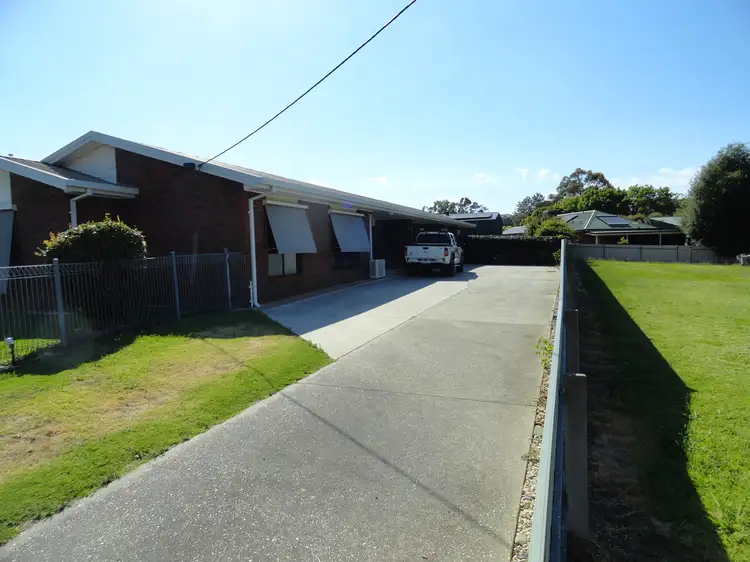 2/14 Huon-Kiewa Road, Tangambalanga VIC 3691