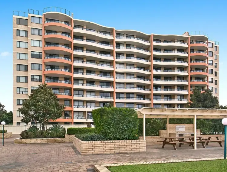121/8 Ashton Street,