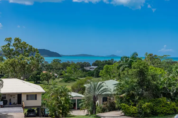 37 Jones Road, Cannonvale QLD 4802