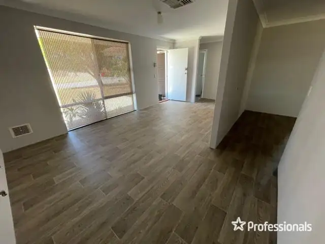 Fourth view of Homely house listing, 20 Heron Court, Camillo WA 6111