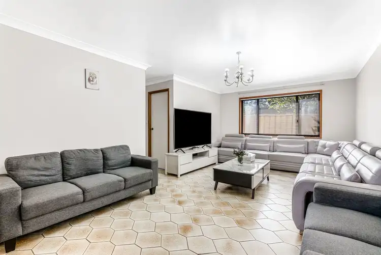 Sixth view of Homely house listing, 10 Cash Place, Prairiewood NSW 2176