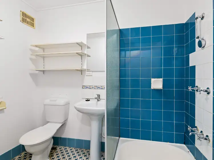 Fifth view of Homely unit listing, 10/27 The Esplanade, St Lucia QLD 4067