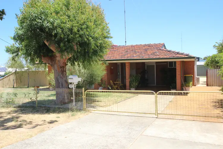 11 Sutton Street, Waroona WA 6215