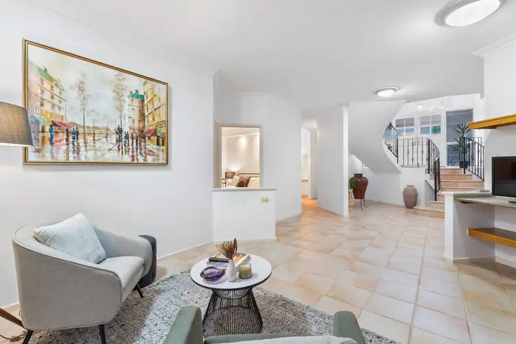 2 Salustri Place, North Fremantle WA 6159