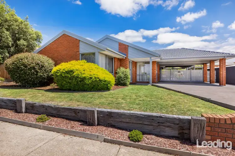 30 Lawrence Avenue, Sunbury VIC 3429