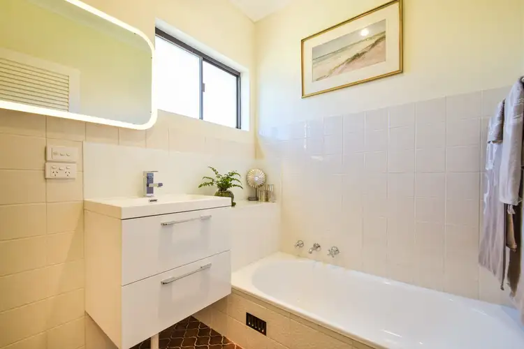 Fifth view of Homely house listing, 25 Suzanne Avenue, Morphett Vale SA 5162