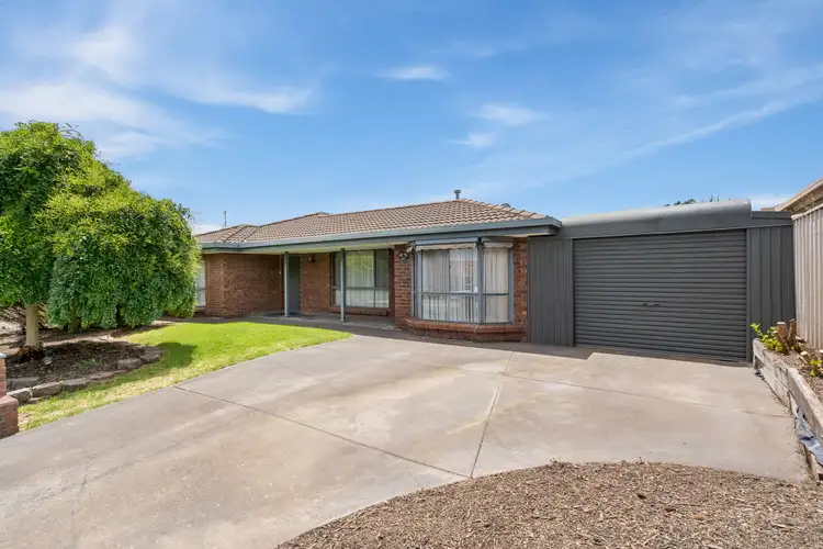 25 Mawson Circuit, Woodcroft SA 5162