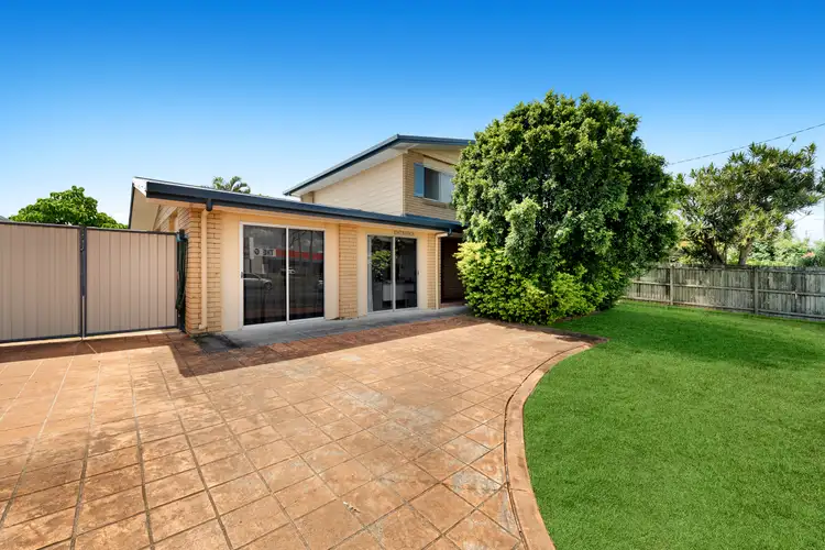 221 Nicklin Way, Warana QLD 4575