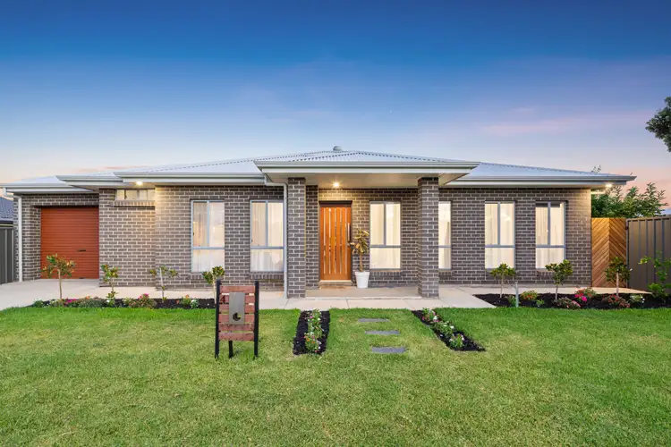4 Crisp Street, Aldinga Beach SA 5173