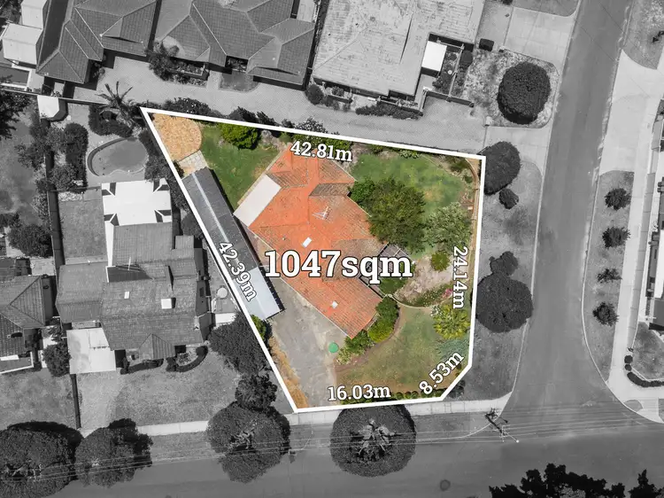 2 Henning Crescent, Manning WA 6152