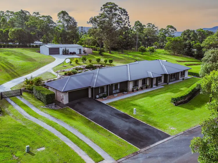 30 John Wayne Close, Maudsland QLD 4210