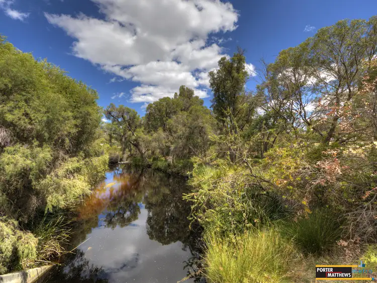 10 Manxton Way, Lynwood WA 6147