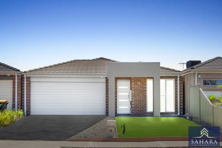 25 Lucas Terrace, Taylors Hill VIC 3037