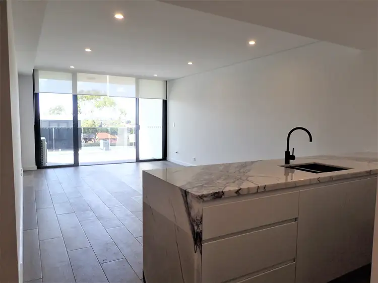15/64 Majors bay Road