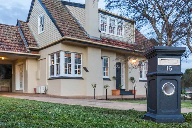 16 BYRNE STREET, Mount Gambier SA 5290
