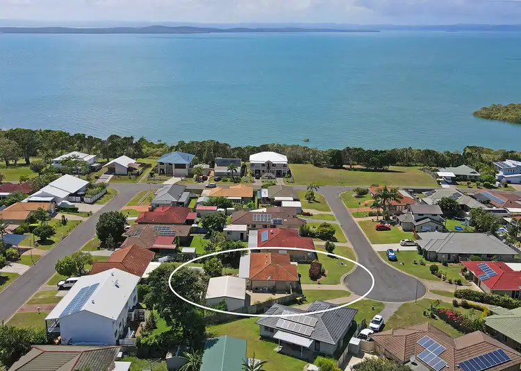 9 Wyuna Court, Urangan QLD 4655