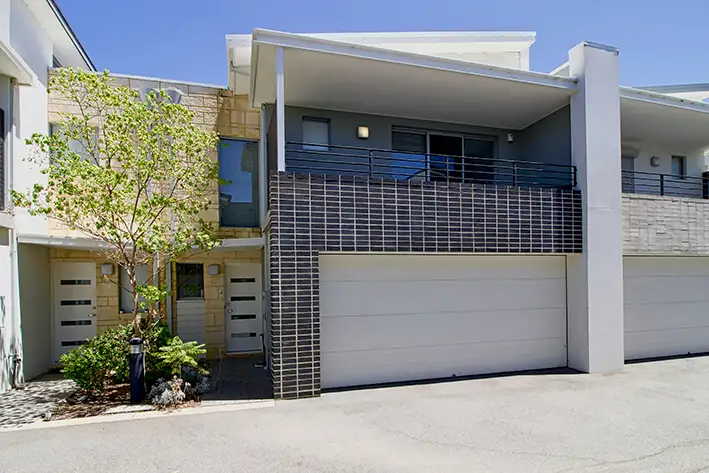 17/2 Louvre Way, Baldivis WA 6171