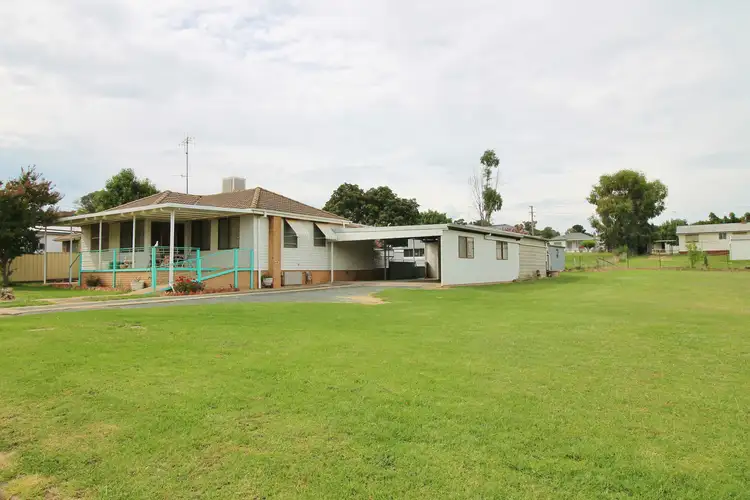 42 Miro Street, Young NSW 2594