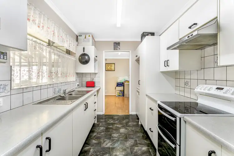Sixth view of Homely house listing, 4 Vintners Walk, Hackham West SA 5163