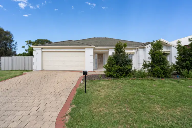 1 Westbury Court, Woodcroft SA 5162