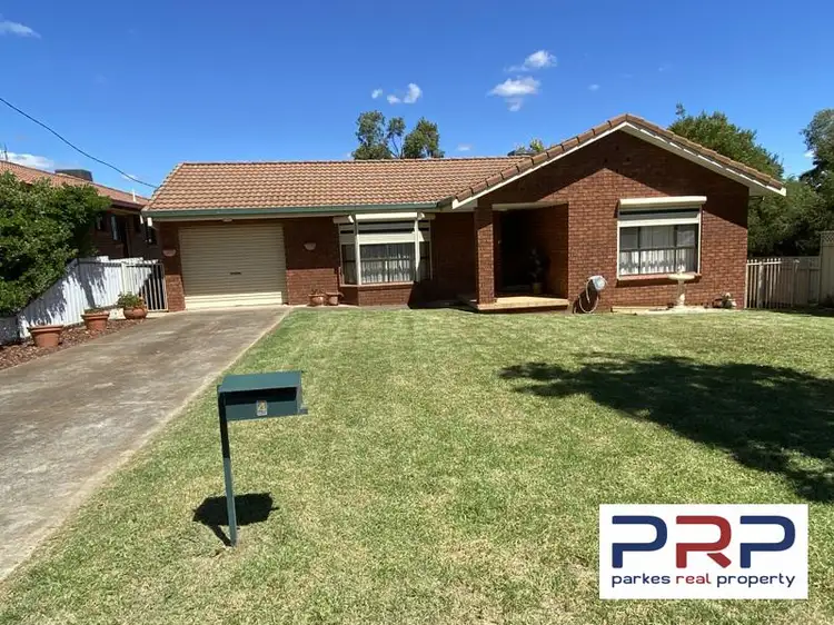 4 Lotus Place, Parkes NSW 2870
