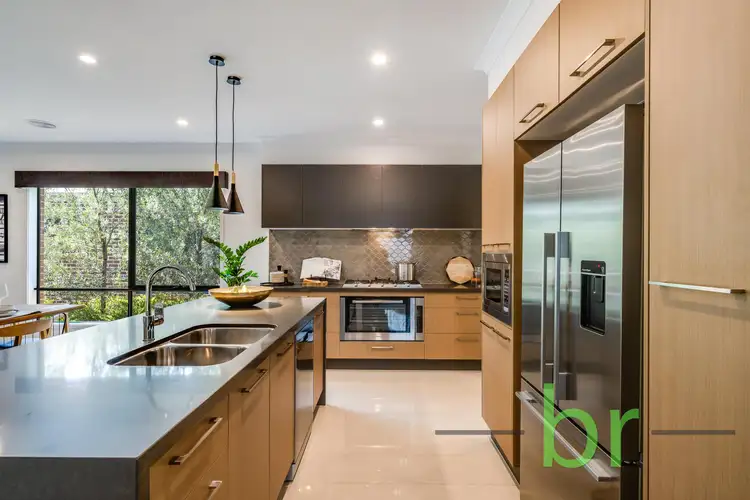 25 Manzeene Avenue, Lara VIC 3212