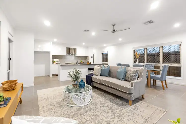 4 Vorneen Lane, Mitchelton QLD 4053