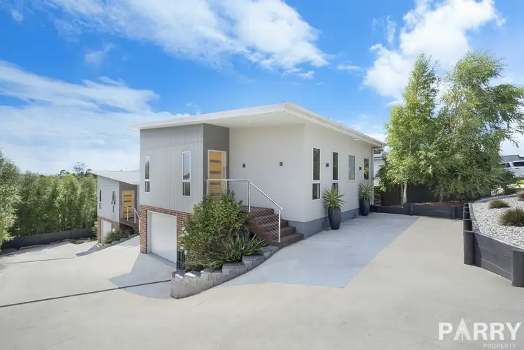 1/6 Classic Drive, Prospect Vale TAS 7250